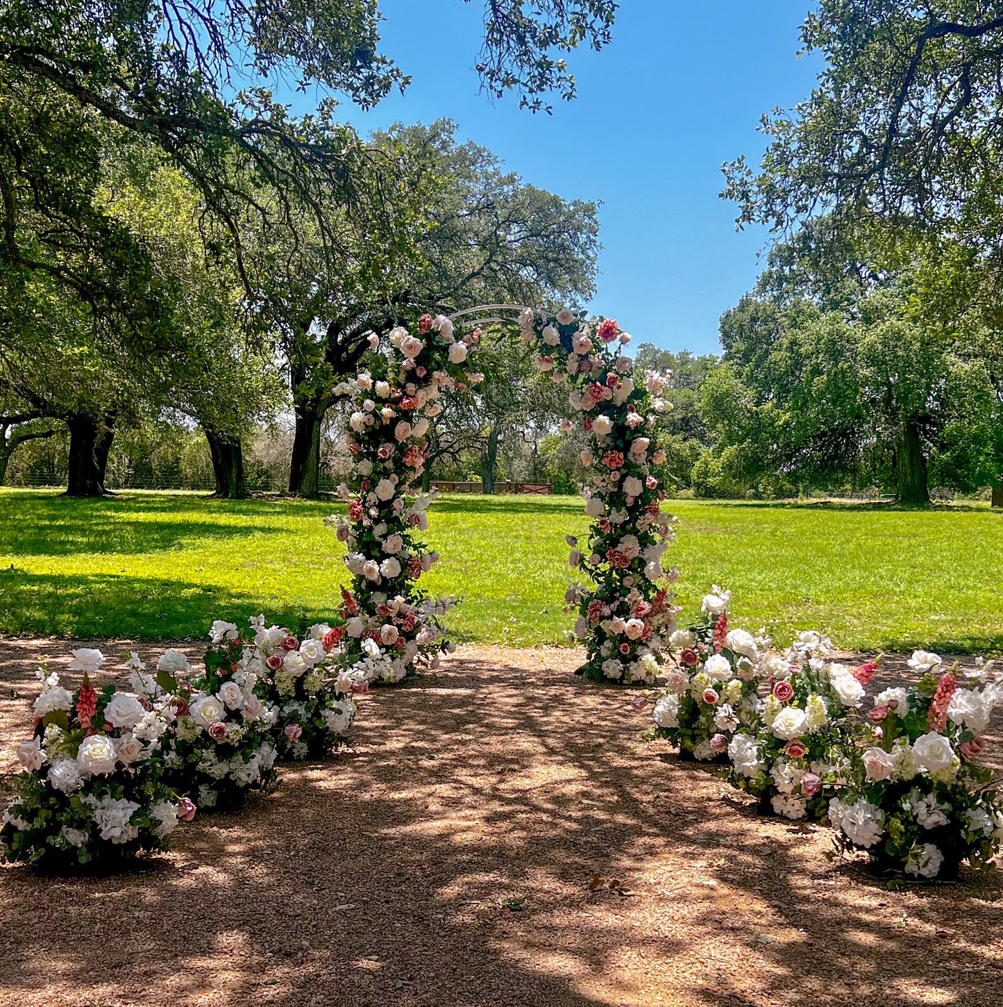 Blushing Bride Aisle Blooms (12)